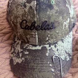 Cabellas Real Tree Camo Hat with Fish Hook