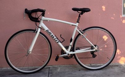 white Gravity Avenue A road bike