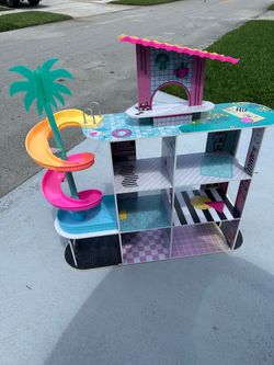 L.O.L. Surprise! O.M.G. House of Surprises 4ft Dollhouse 360° Play 10 Rooms