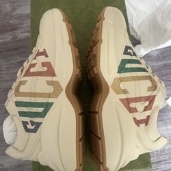 Women Sneakers Sz 6