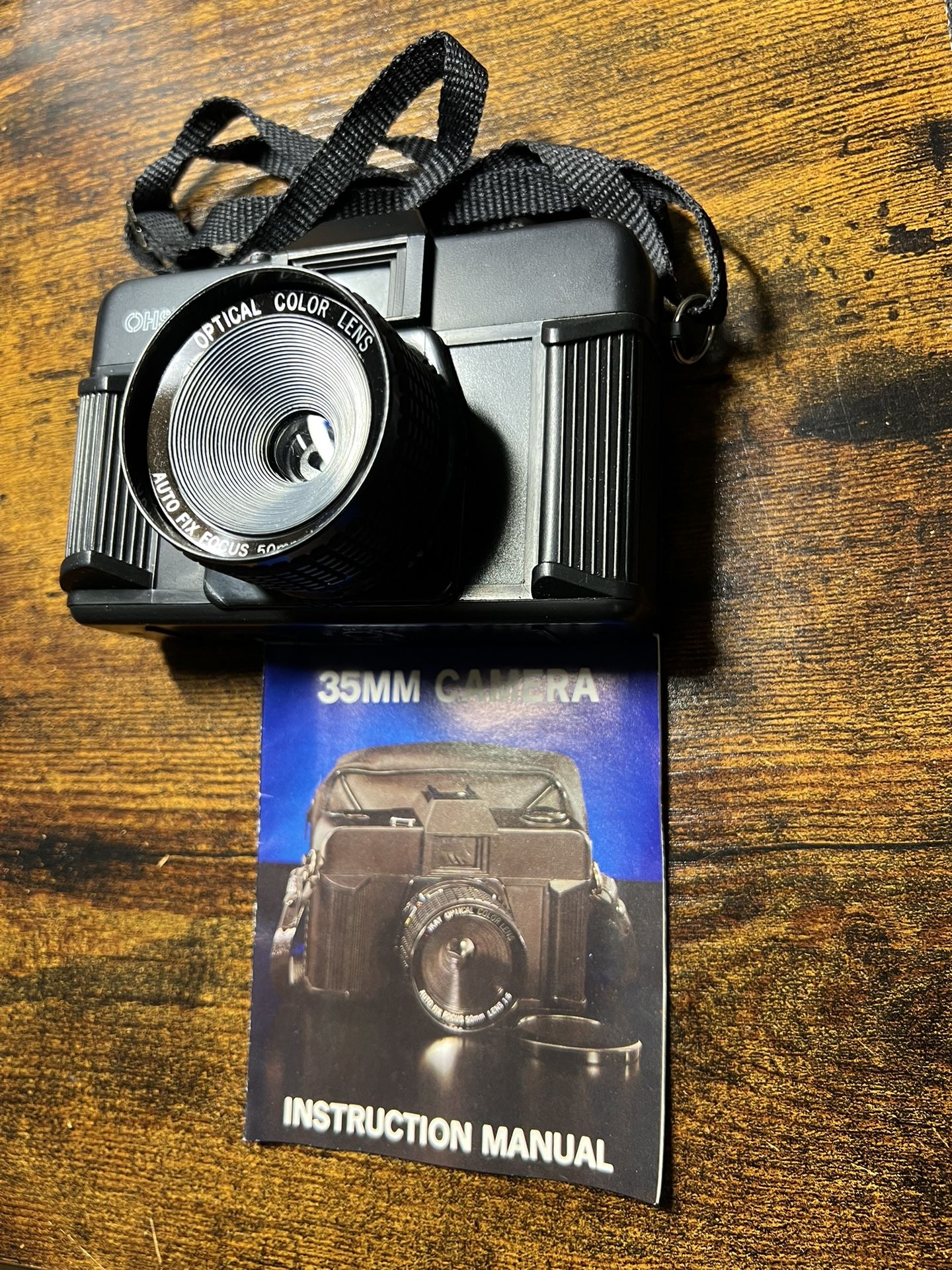 OHSAMA 35mm Film Camera – Auto Fix Focus 50mm Lens f/6 – Vintage Point & Shoot – Made in Taiwan (With Box and Manual)