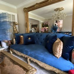 Very  Beautiful gorgeous custom made One Sofa Brand New With the nice pillow