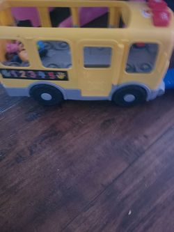 School bus toy