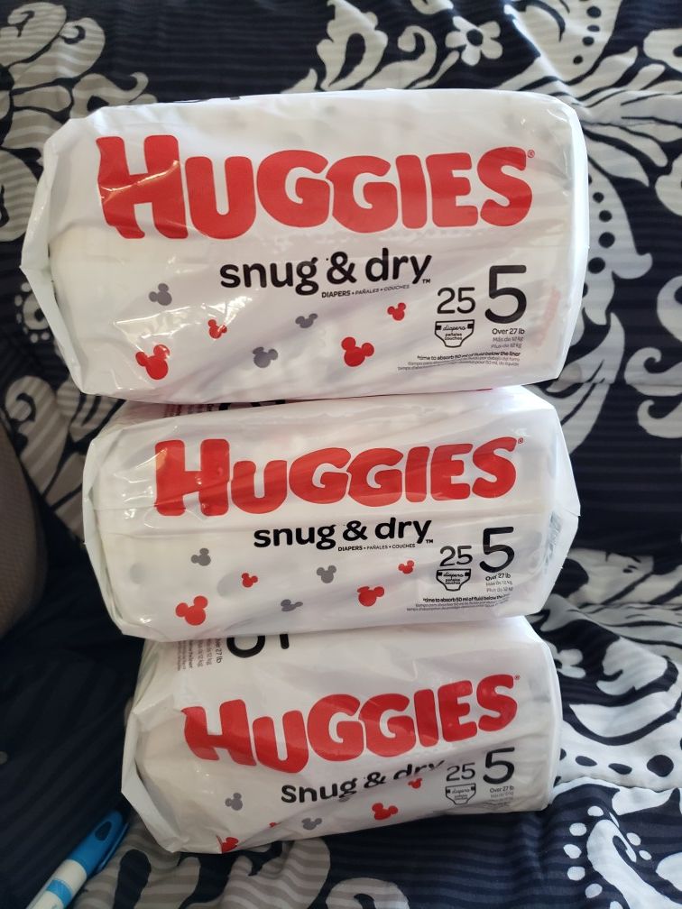 3 PACKAGES DIAPERS HUGGIES SNUG & DRY SIZE 5