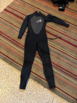 Oniell Women’s wetsuit size 6