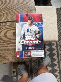 Brand new, just released ! 2026 Topps Chrome Baseball Factory Sealed Hobby Box-In Hand (1 auto guaranteed)