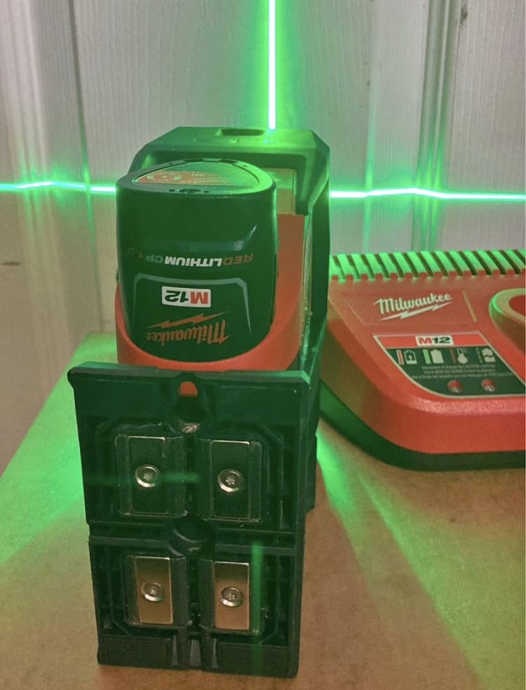 Milwaukee Self Leveling Green Laser Level M12