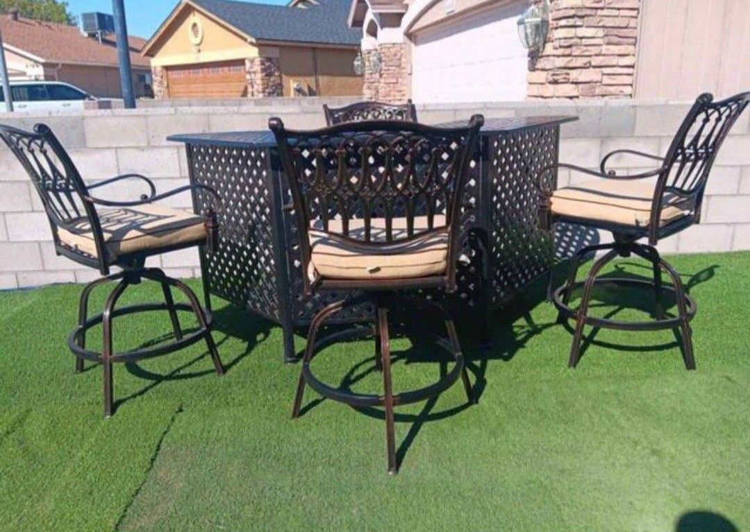 High Patio Bar