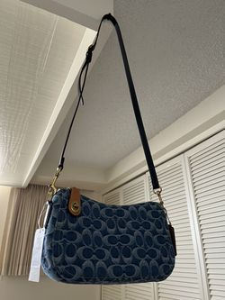 COACH Small Bag / Brand New for Sale in Honolulu, HI - OfferUp