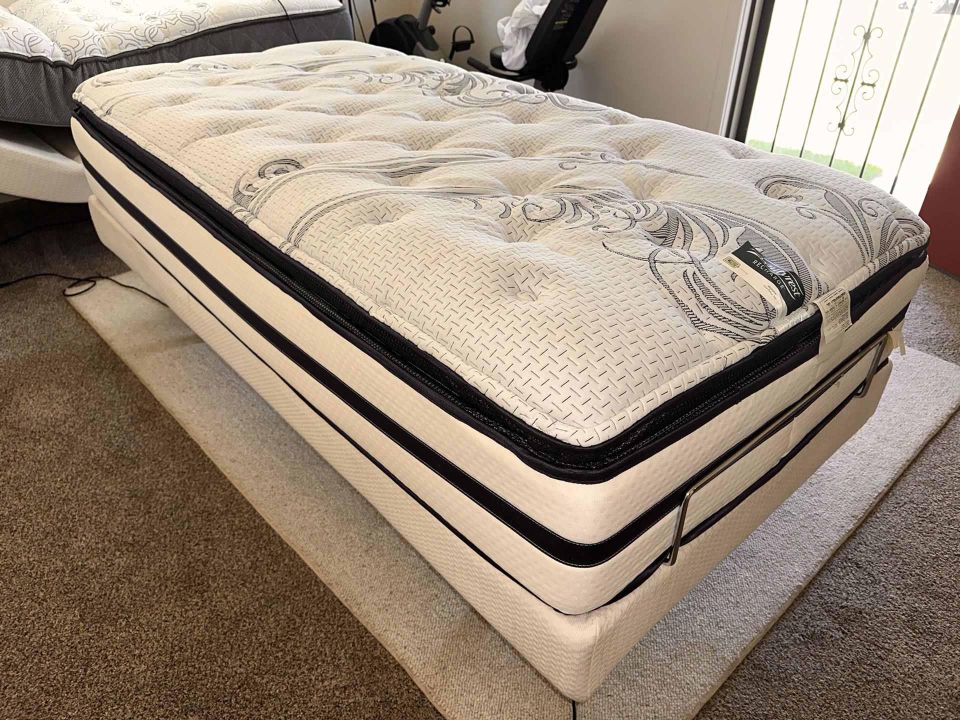 Innova Twin Adjustable Bed Beds **Price listed is per each bed-discounted if purchasing both