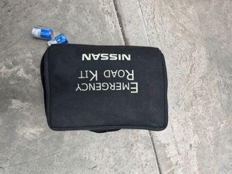 Car emergency roadside kit