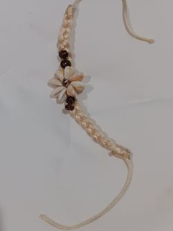 Vintage Necklace Shell bead flower choker