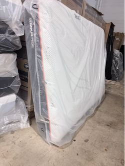 SALE💥Queen Mattress Tempurpedic ProAdapt firm 💥