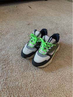 Neon green Dior B22