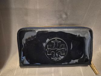 Tory Burch Patent Leather Zip Wallet