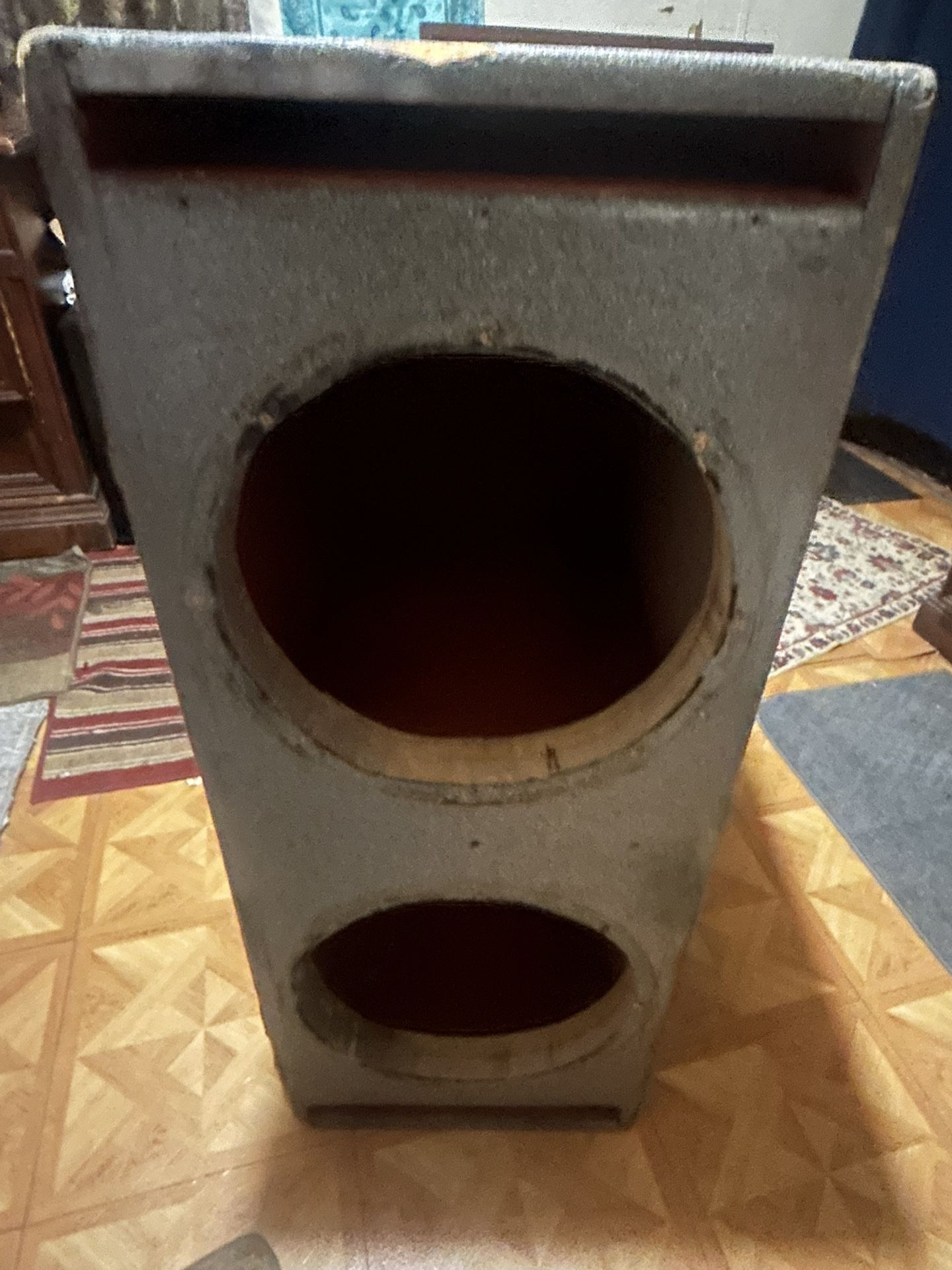 speaker box