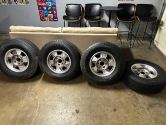 2003 Chevy Tahoe Stock Tires and Rims