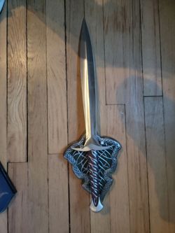 The lord of the rings swords