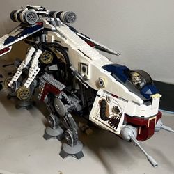 LEGO Star Wars Republic Dropship with AT-OT Walker 10195