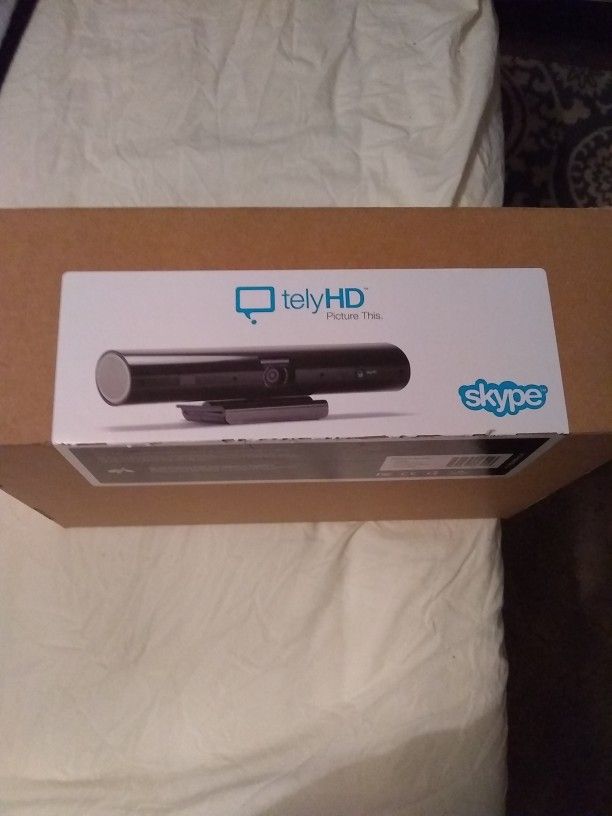 Skype Tely HD With Remote Control & Adapter.