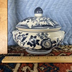 Chinese Stoneware Blue & White Porcelain Covered Bowl