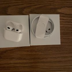 Apple AirPods 3rd Generation Wireless Earbuds 