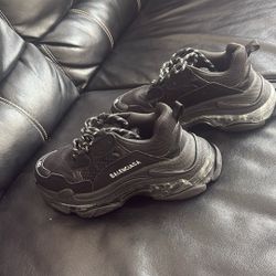 Size 40 Balenciaga (woman)