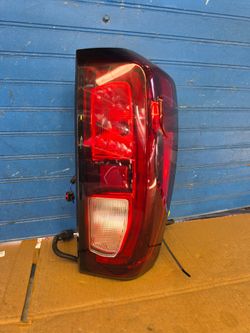 Sierra 2019 2020 2021 2022 2023 taillight