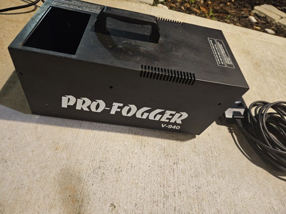 Pro-Fogger V-940 Fog/Smoke Machine 