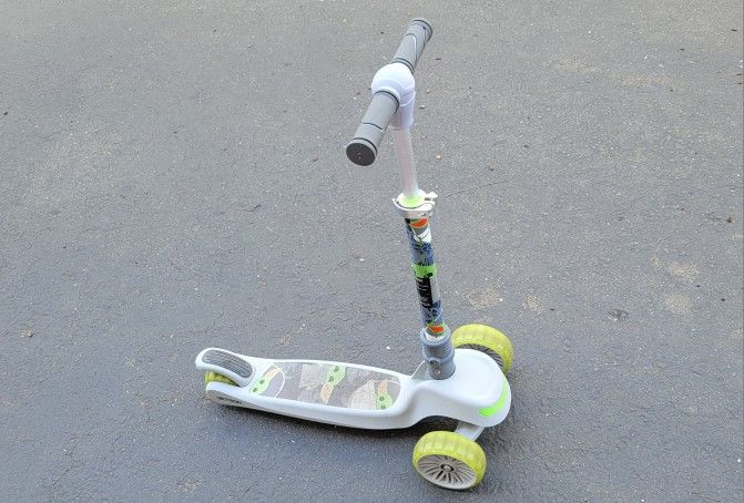 Jenson Disney Grogu 3 Wheel Kids' Kick Scooter