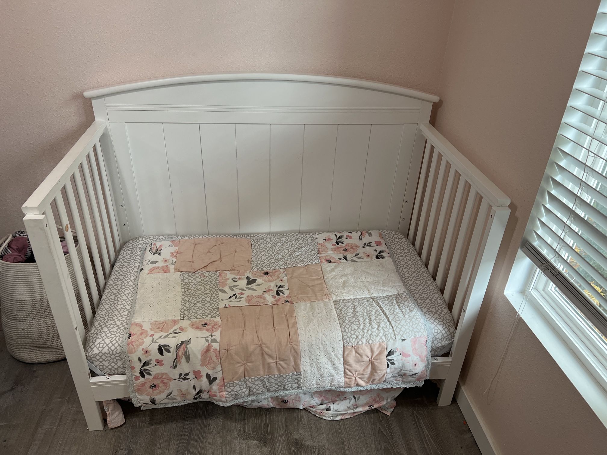 Children’s crib and Bed - Adjustable