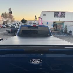 Hard Trifold Cover 2015-2026 Ford F150 5.5ft Short Bed Tapas Para Trokas