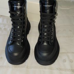 Alexander Mcqueen boots # 9 or 40 Eur