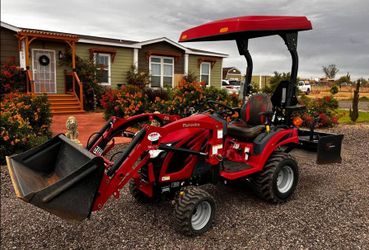 2019 Mahindra eMax 20S Tractor with Attachments