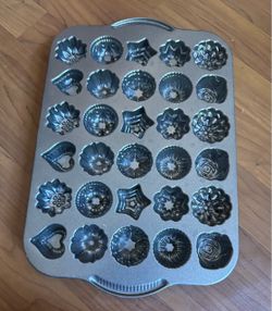 Nordic Ware Mini Bundt Cake Pan