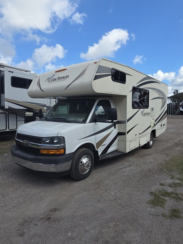 2017 COACHMEN FREELANDER 21QB