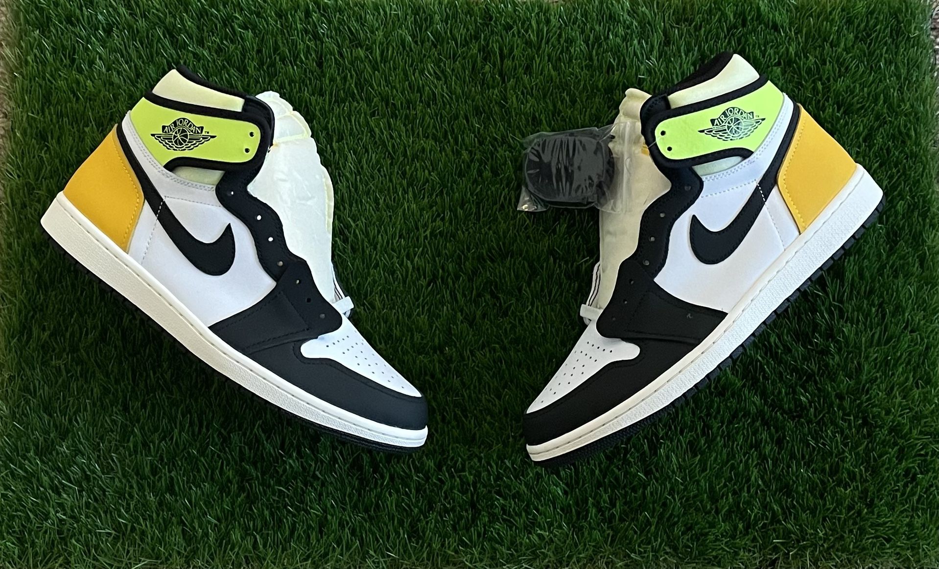 Jordan 1 Retro High OG Volt Size 11