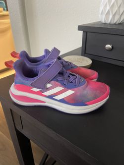 Girls Adidas Size 13 Very Good Condition Pick Up Only 