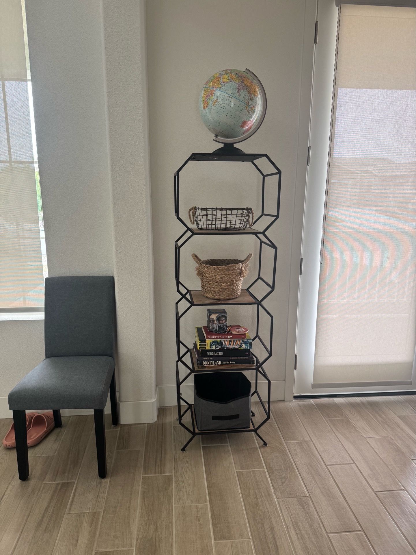 Display shelf