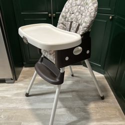 HIGHCHAIR and BOOSTER SEAT (GRACO) Like New!