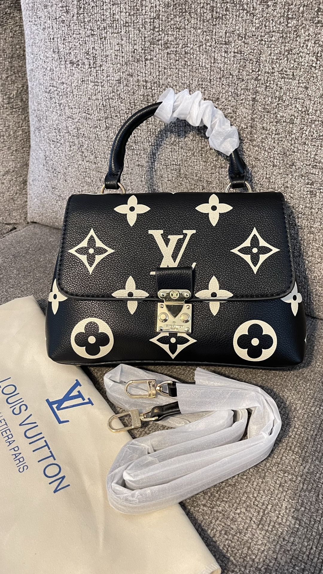 Black Handbag 👜