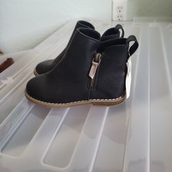 GAP Boots Size 10C 
