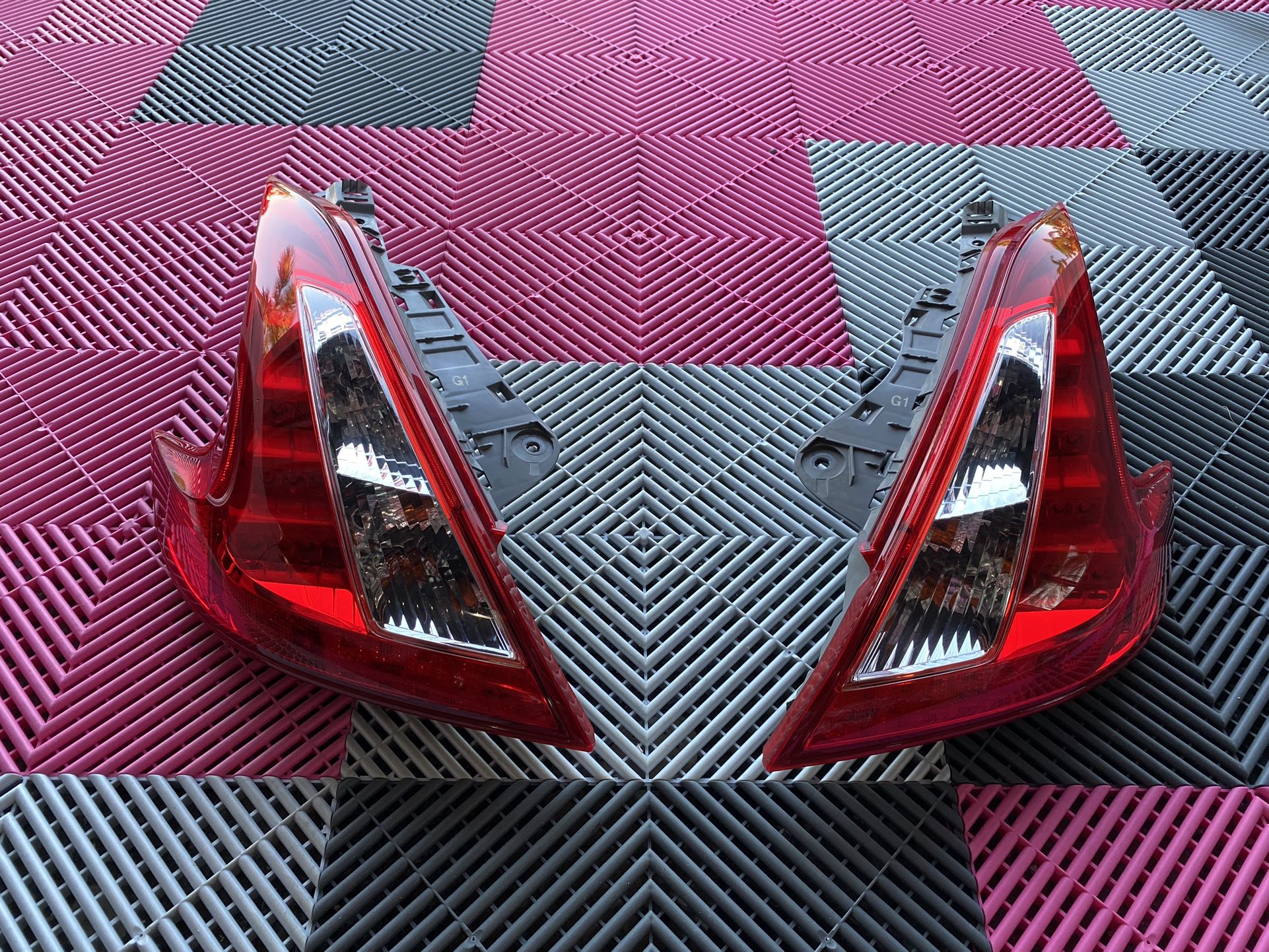 Used 2016 Nissan 370z OEM Rear Tail Lights 