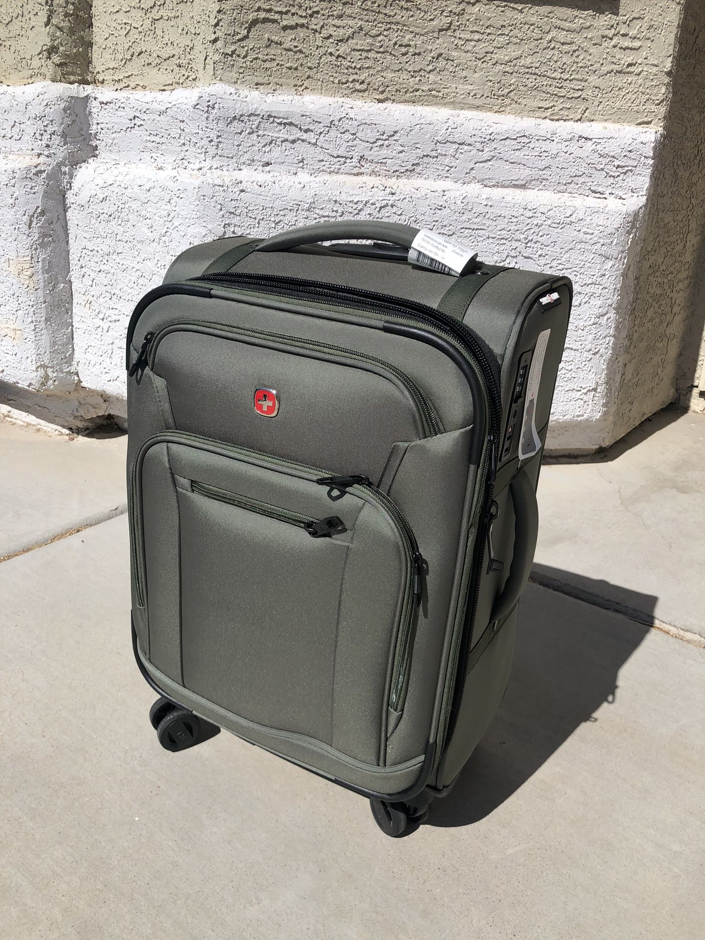 SWISS Zurich Green Suitcase