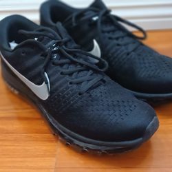 Men Nike Air max Size 9.5