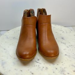 b.o.c. Born Concept Womens Tan Brown Cutout Ankle Booties Size 8.5M