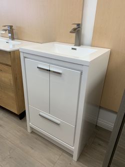 24โ bathroom vanity freestanding