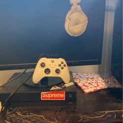 Xbox One X