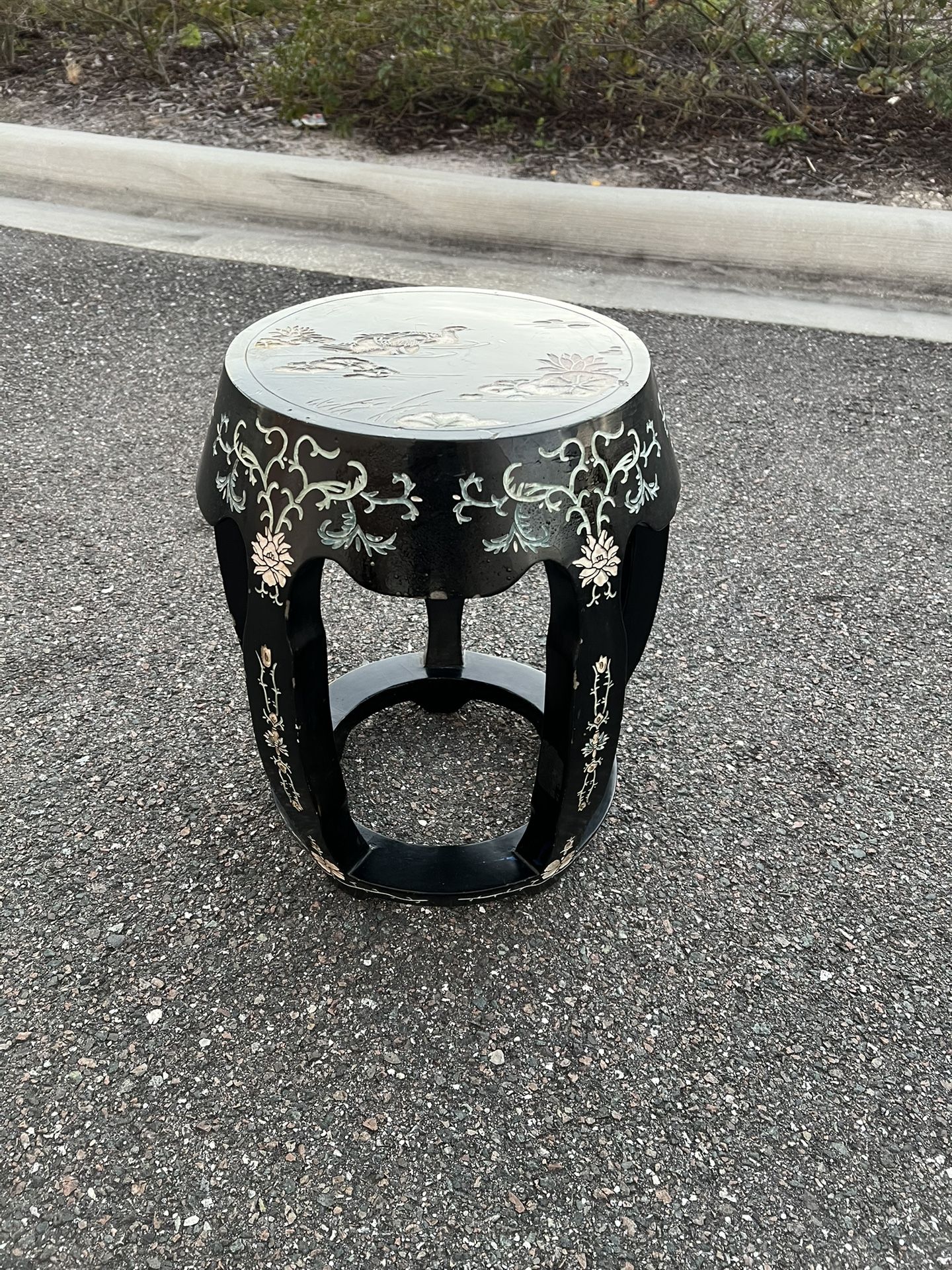 BEAUTIFUL Vintage Chinese Carved Hand Painted Stool/Side Table Swans Flowers. Used in good condition with some cosmetic blemishes. These blemishes are