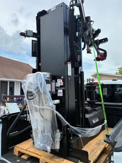 Hunter Fully Automatic Tire Changing Machine Revolution TCR1X